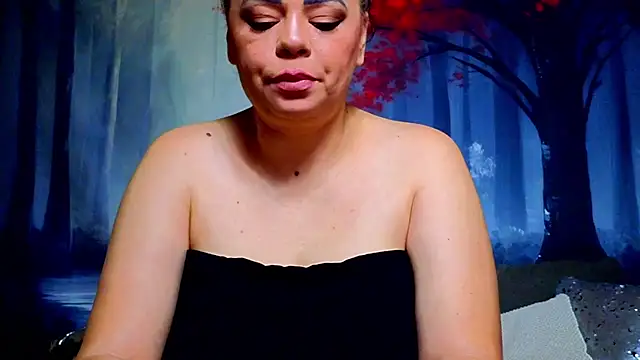 ElizabethEven online show from February 8, 8:50 pm