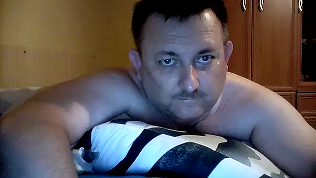 Snapshot of Novy73 chatting on September 21, 8:47 pm Novy73 online show from September 21, 8:47 pm