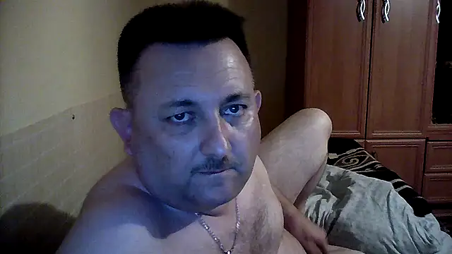 Snapshot of Novy73 chatting on September 26, 9:32 pm Novy73 online show from September 26, 9:32 pm