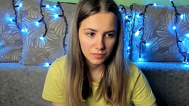 MaggieCake online show from November 5, 5:10 am