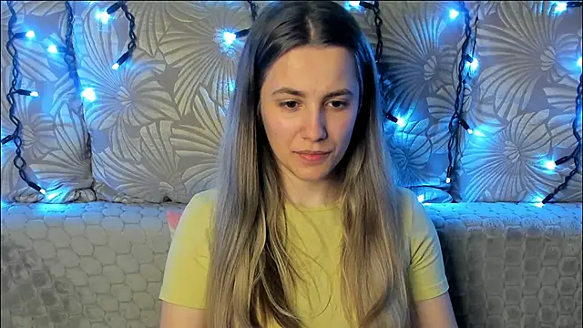 MaggieCake online show from April 21, 3:02 am