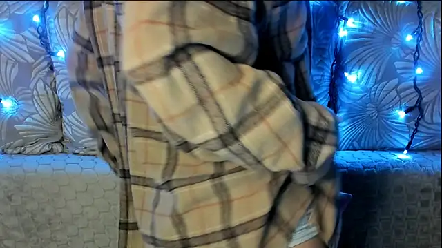 MaggieCake online show from April 11, 3:03 am