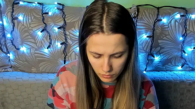 Snapshot of MaggieCake chatting on February 2, 3:05 am MaggieCake online show from February 2, 3:05 am