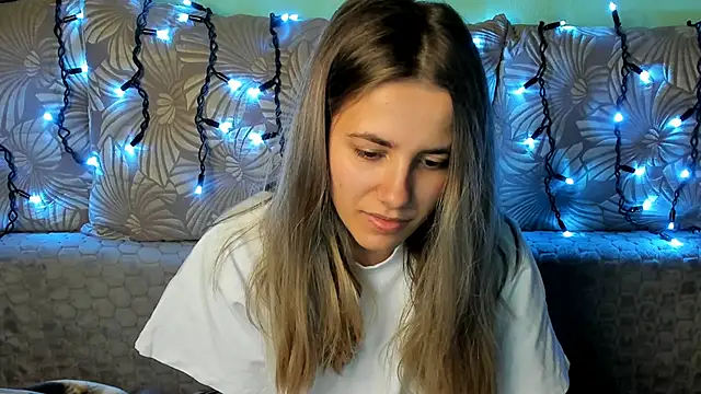 MaggieCake online show from November 10, 5:23 am