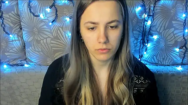 MaggieCake online show from May 3, 2:38 am