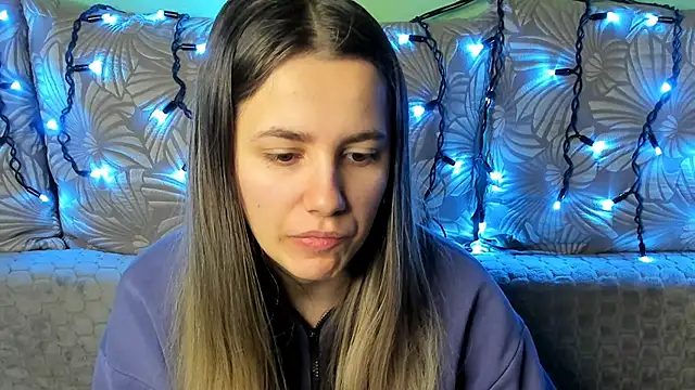 Snapshot of MaggieCake chatting on February 7, 5:37 am MaggieCake online show from February 7, 5:37 am