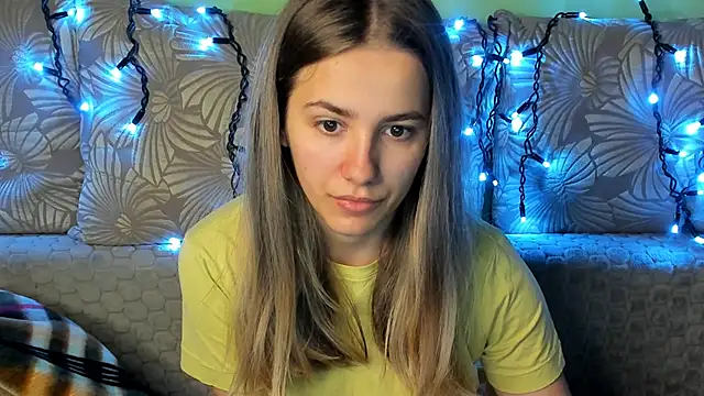 MaggieCake online show from November 3, 3:56 am