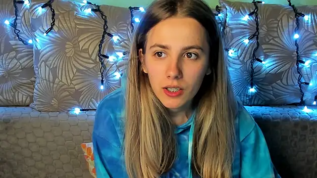 MaggieCake online show from October 27, 3:07 am