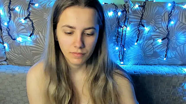 Snapshot of MaggieCake chatting on January 15, 4:16 am MaggieCake online show from January 15, 4:16 am