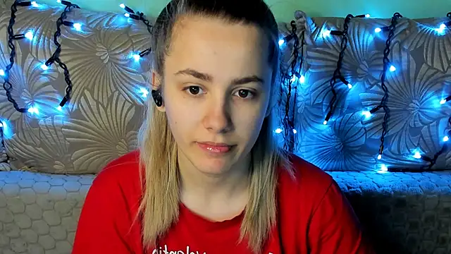 Snapshot of MaggieCake chatting on January 19, 6:06 am MaggieCake online show from January 19, 6:06 am