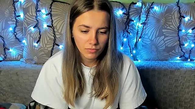 MaggieCake online show from November 12, 3:54 am