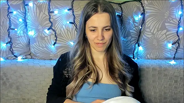 MaggieCake online show from April 28, 2:49 am
