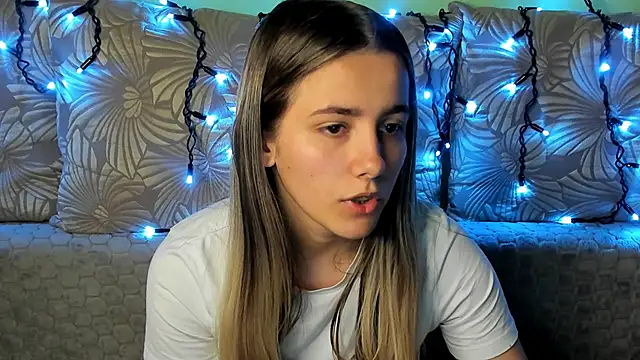 MaggieCake online show from October 26, 12:33 am