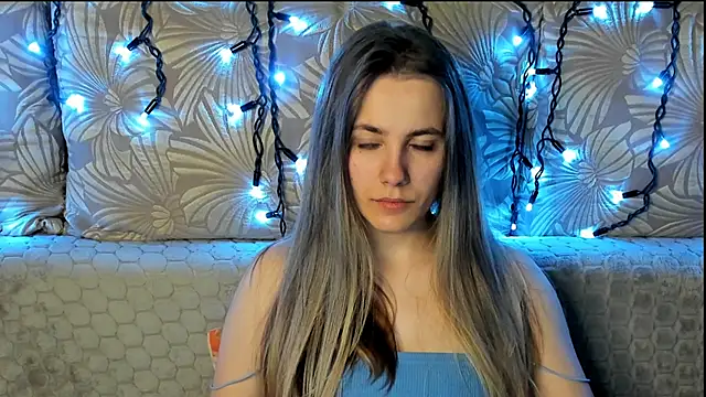 MaggieCake online show from March 22, 1:09 am