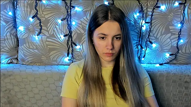 MaggieCake online show from March 25, 2:23 am