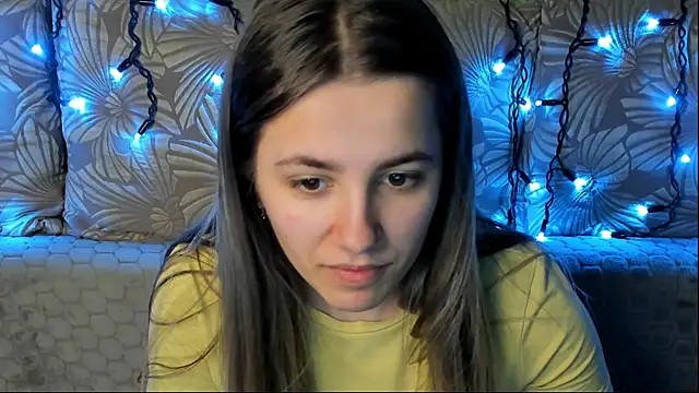 MaggieCake online show from March 26, 2:21 am