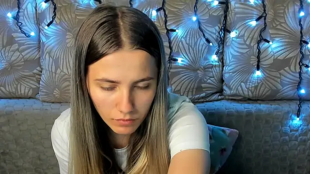 MaggieCake online show from October 22, 2:44 am