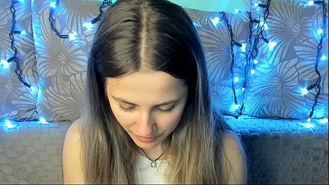 MaggieCake online show from May 8, 2:26 am