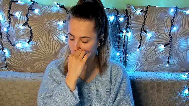 Snapshot of MaggieCake chatting on January 16, 3:10 am MaggieCake online show from January 16, 3:10 am