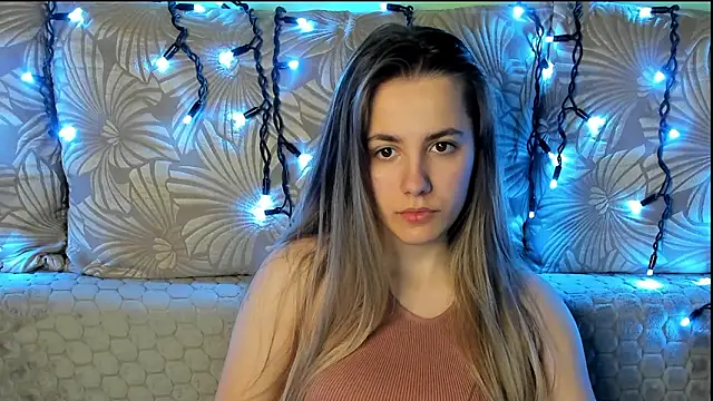 MaggieCake online show from March 19, 1:49 am