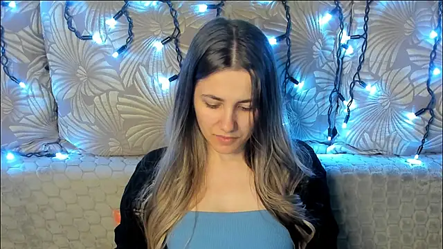 MaggieCake online show from May 2, 2:28 am