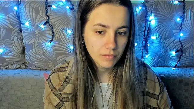 MaggieCake online show from April 12, 4:05 am