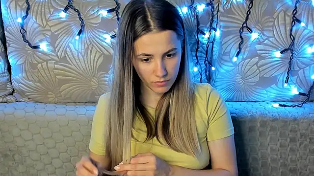 Snapshot of MaggieCake chatting on January 7, 2:38 am MaggieCake online show from January 7, 2:38 am