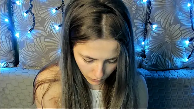 MaggieCake online show from April 6, 3:46 am