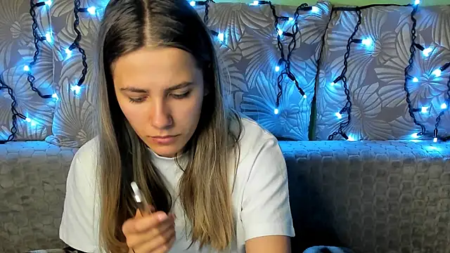 MaggieCake online show from November 13, 4:05 am