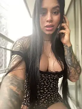 Snapshot of LaraHenao chatting on January 28, 12:00 pm LaraHenao online show from January 28, 12:00 pm