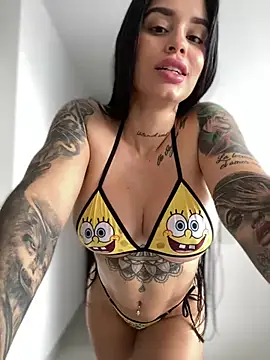 Snapshot of LaraHenao chatting on March 3, 12:50 pm LaraHenao online show from March 3, 12:50 pm