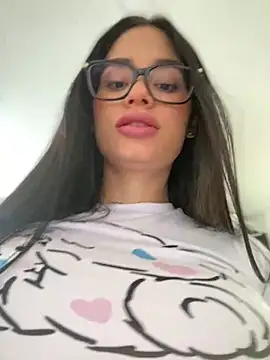 Snapshot of LaraHenao chatting on March 4, 1:06 pm LaraHenao online show from March 4, 1:06 pm