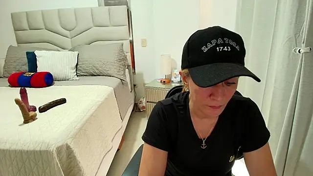 Naty Stone online show from April 13, 9:30 pm