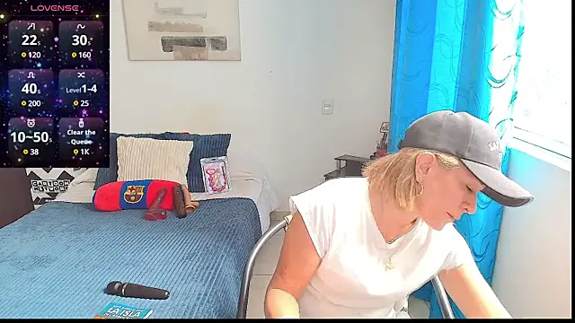 Snapshot of Naty_Stone chatting on March 6, 7:21 pm Naty Stone online show from March 6, 7:21 pm