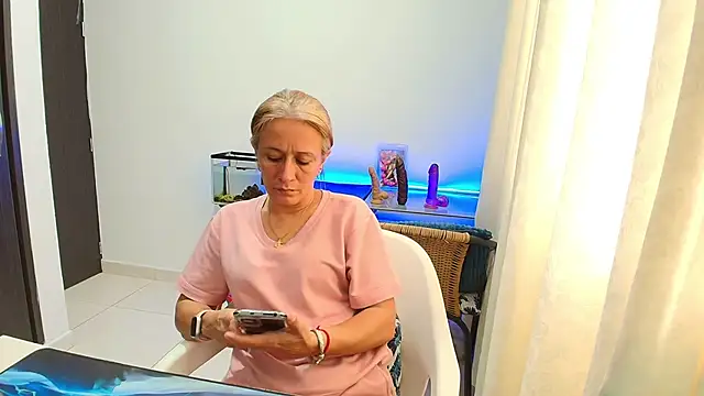 Snapshot of Naty_Stone chatting on September 29, 8:36 pm Naty Stone online show from September 29, 8:36 pm