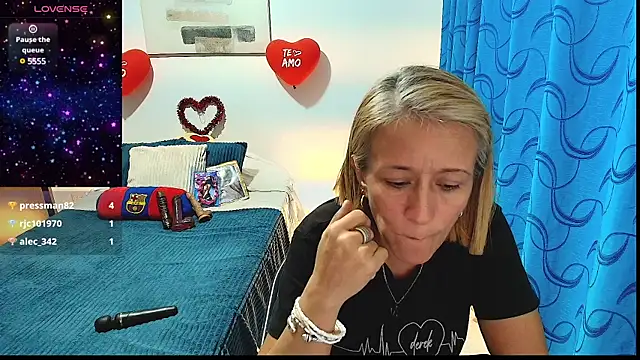Snapshot of Naty_Stone chatting on February 17, 11:43 pm Naty Stone online show from February 17, 11:43 pm