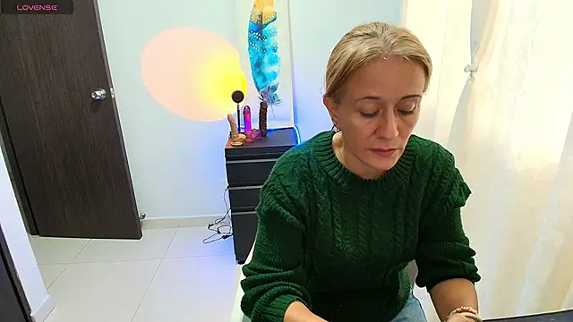 Snapshot of Naty_Stone chatting on November 26, 9:26 pm Naty Stone online show from November 26, 9:26 pm