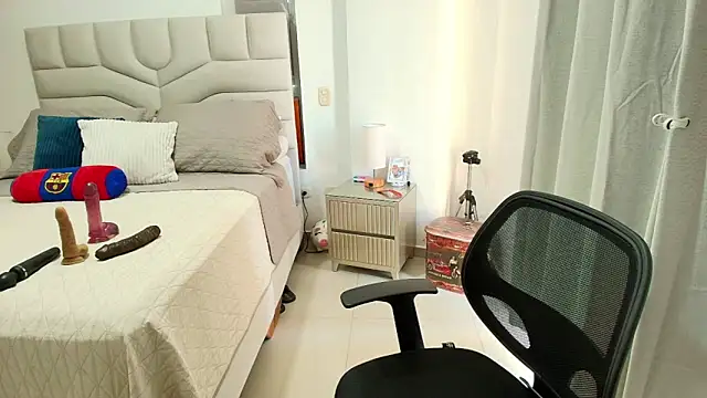 Naty Stone online show from April 14, 9:20 pm