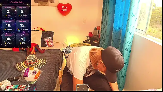 Snapshot of Naty_Stone chatting on February 20, 10:26 pm Naty Stone online show from February 20, 10:26 pm