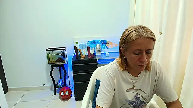 Snapshot of Naty_Stone chatting on October 14, 10:31 pm Naty Stone online show from October 14, 10:31 pm