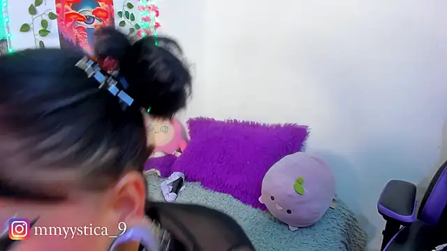 Rainnbow  online show from March 4, 8:55 am