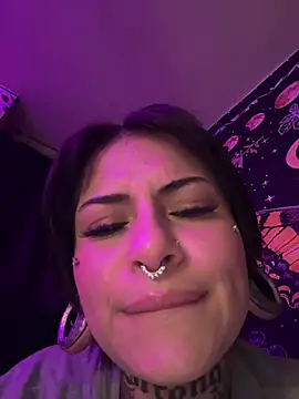 Rainnbow  online show from February 8, 7:17 am