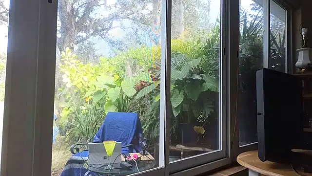 Snapshot of eliberator1777 chatting on February 12, 5:58 pm eliberator1777 online show from February 12, 5:58 pm