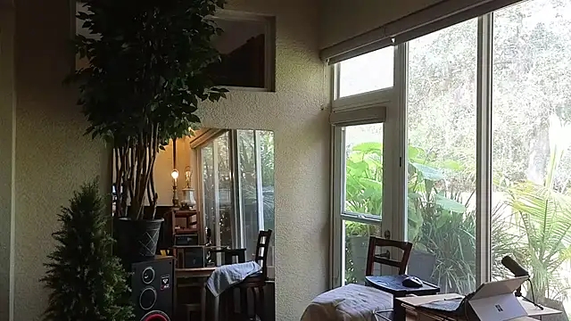 Snapshot of eliberator1777 chatting on February 22, 4:30 pm eliberator1777 online show from February 22, 4:30 pm