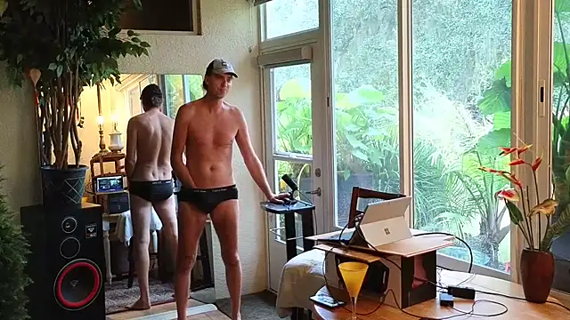 Snapshot of eliberator1777 chatting on October 5, 7:04 pm eliberator1777 online show from October 5, 7:04 pm