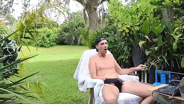 Snapshot of eliberator1777 chatting on September 13, 9:26 pm eliberator1777 online show from September 13, 9:26 pm