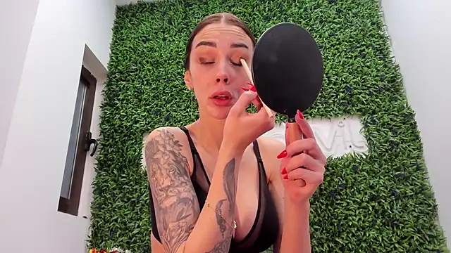 realhotfallingdevil online show from April 1, 4:47 am