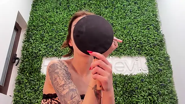 realhotfallingdevil online show from April 7, 4:03 am