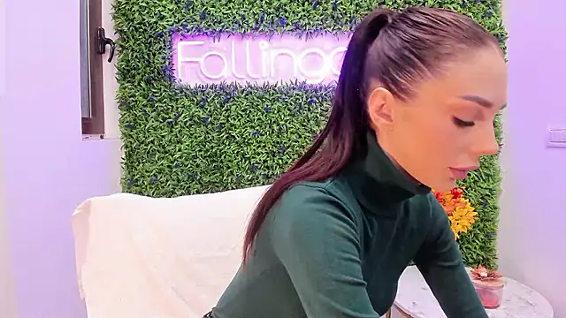 Snapshot of realhotfallingdevil chatting on November 14, 5:55 am realhotfallingdevil online show from November 14, 5:55 am