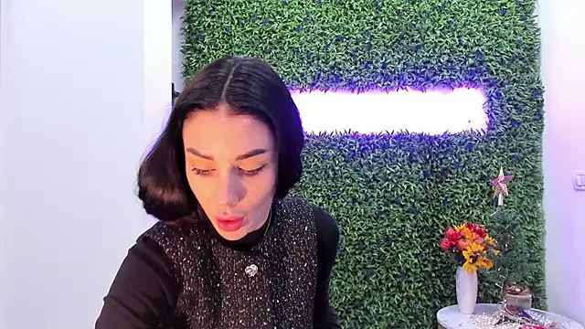 Snapshot of realhotfallingdevil chatting on December 1, 6:03 am realhotfallingdevil online show from December 1, 6:03 am